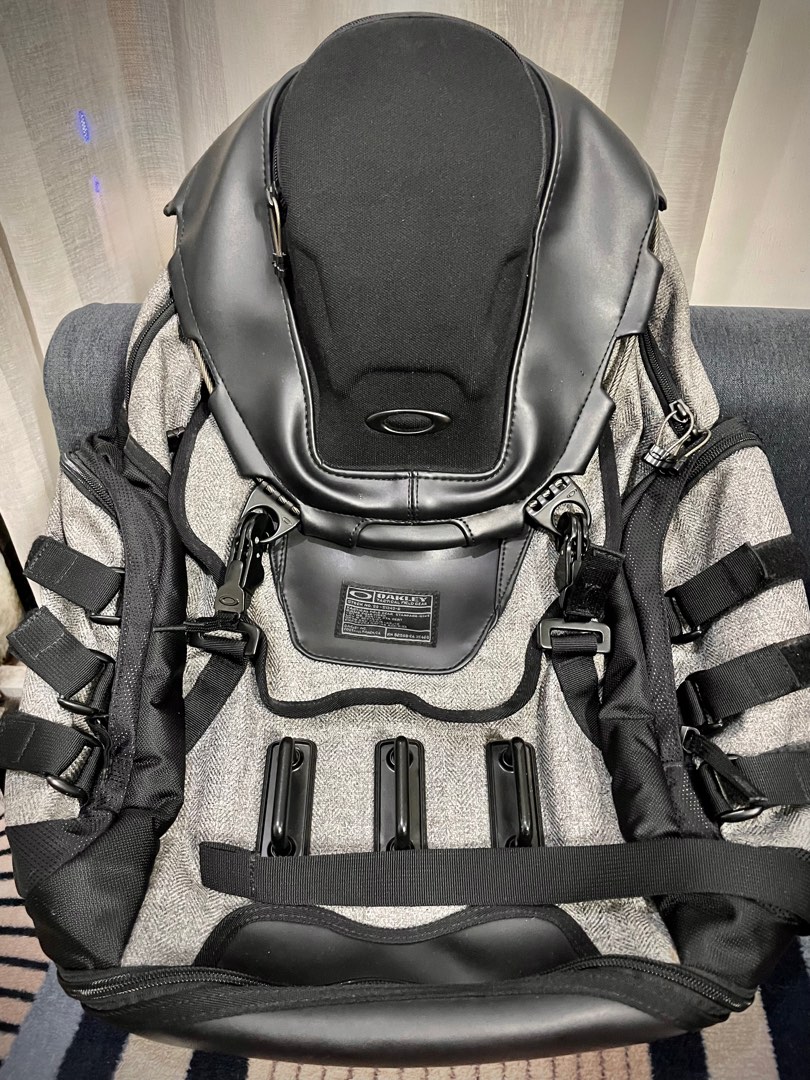 Oakley Kitchen Sink Backpack on Carousell