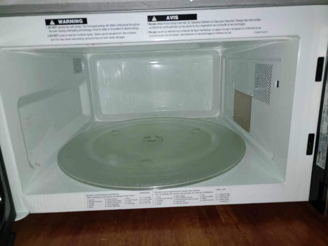 Panasonic NNSN96JS 2.2 Cu. Ft. 1250W Capacity Cyclonic Wave Inverter