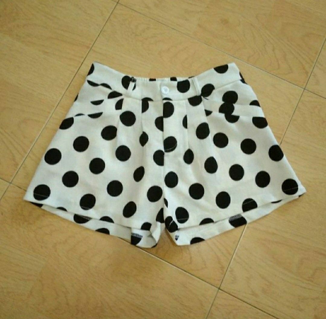 Polka Dots Flared Shorts in black white Women s Fashion