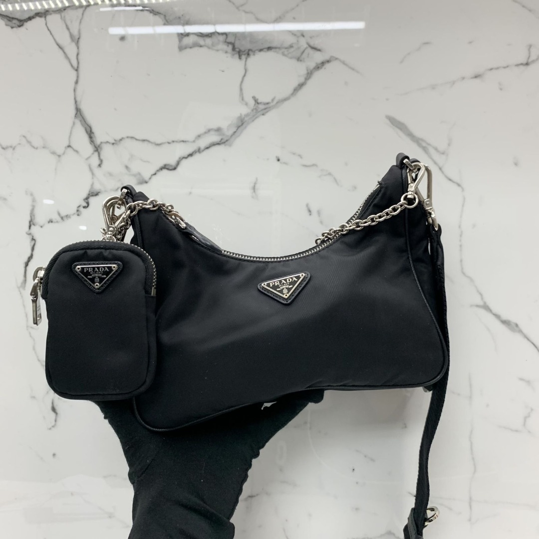 Reedition prada shop