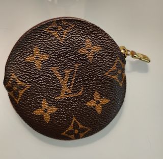 LV Car Key + Coin Pouch ( Rare Item ) ( Discontinued Item ), Luxury,  Accessories on Carousell