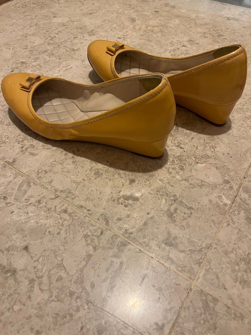 Pre loved Cole Haan Wedges Women s Fashion Footwear Heels on