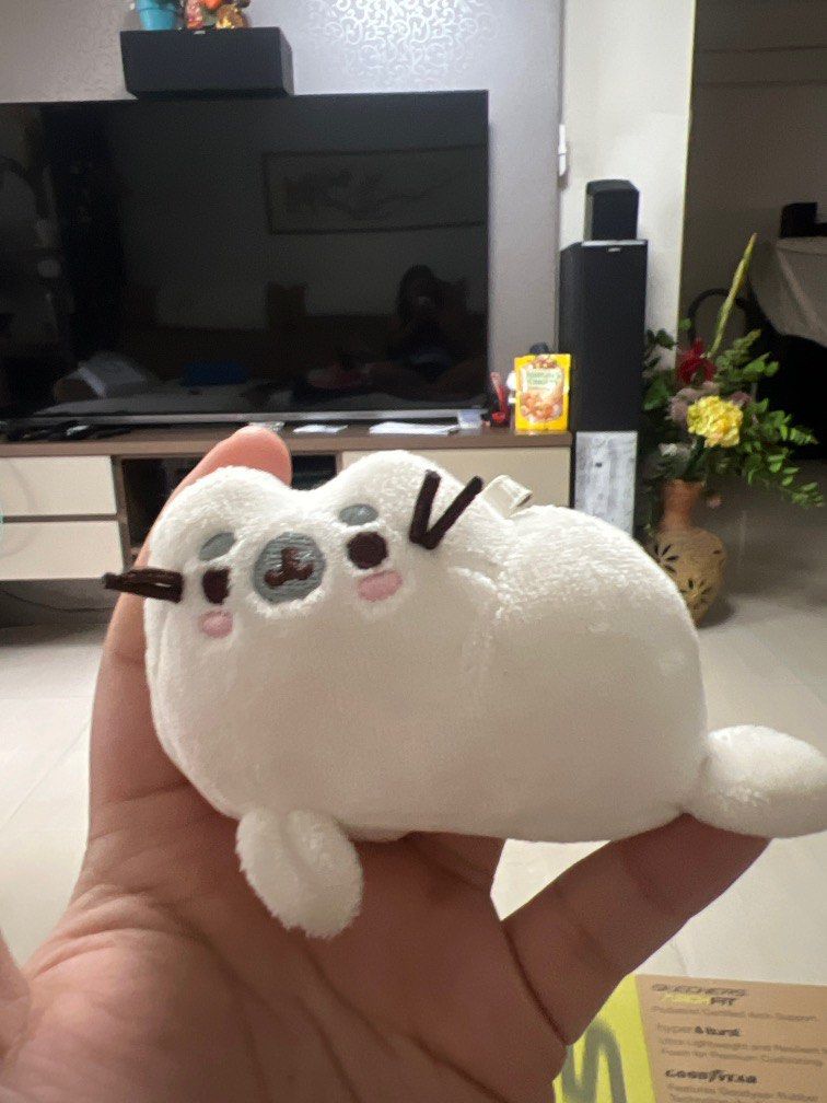 Pusheen outlet cat keychain