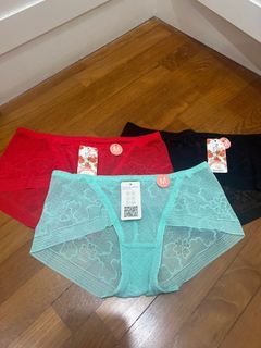 Seamless lace panties bundle