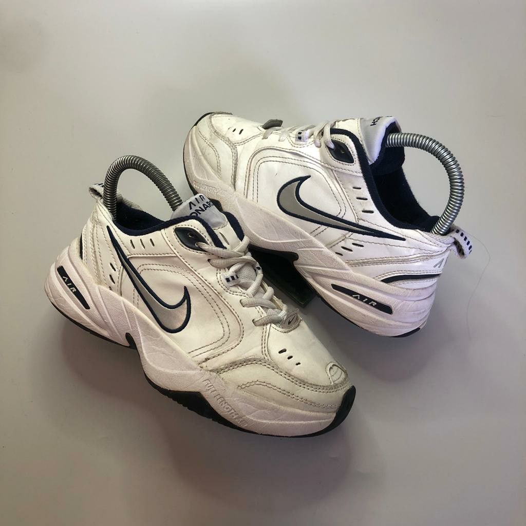 Nike air hotsell monarch size 36
