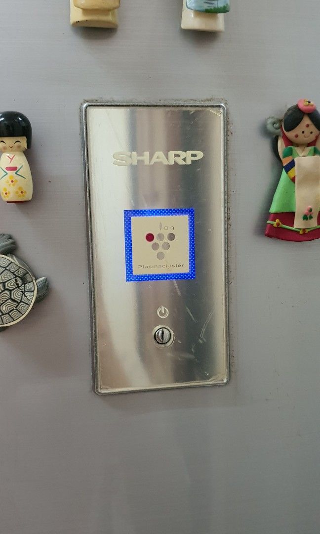 Sharp Fridge (Category: Refrigerators & Freezers) located in Klang. Submitted by chiewkweepeng (Listing ID 1252681793, Image 3). Description: Sharp Fridge Pm for me info.