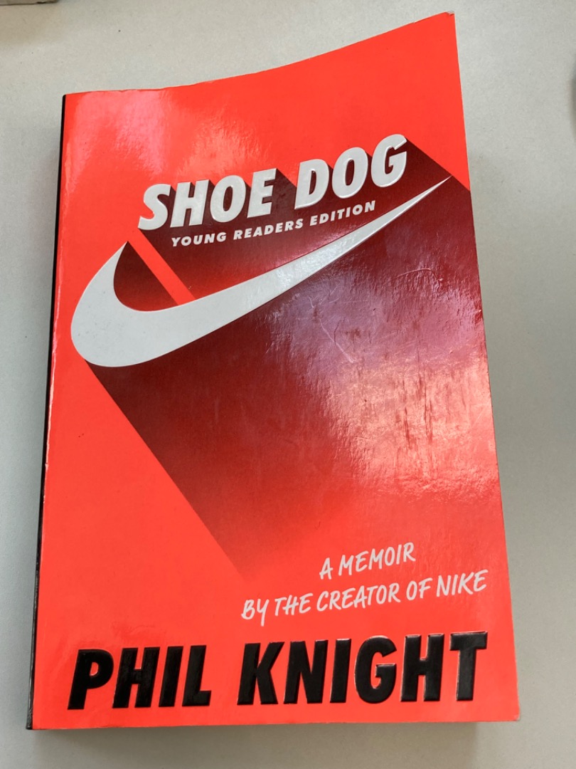 Shoe Dog Phil Knight, Buku & Alat Tulis, Buku di Carousell
