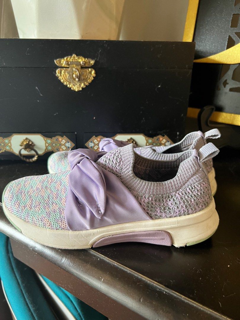 Skechers ribbon sale shoes