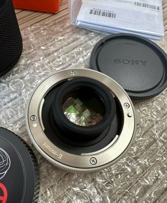 全新Sony SEL20TC 增倍鏡, 攝影器材, 鏡頭及裝備- Carousell