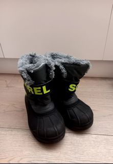 Sorel kids snow boots size 28