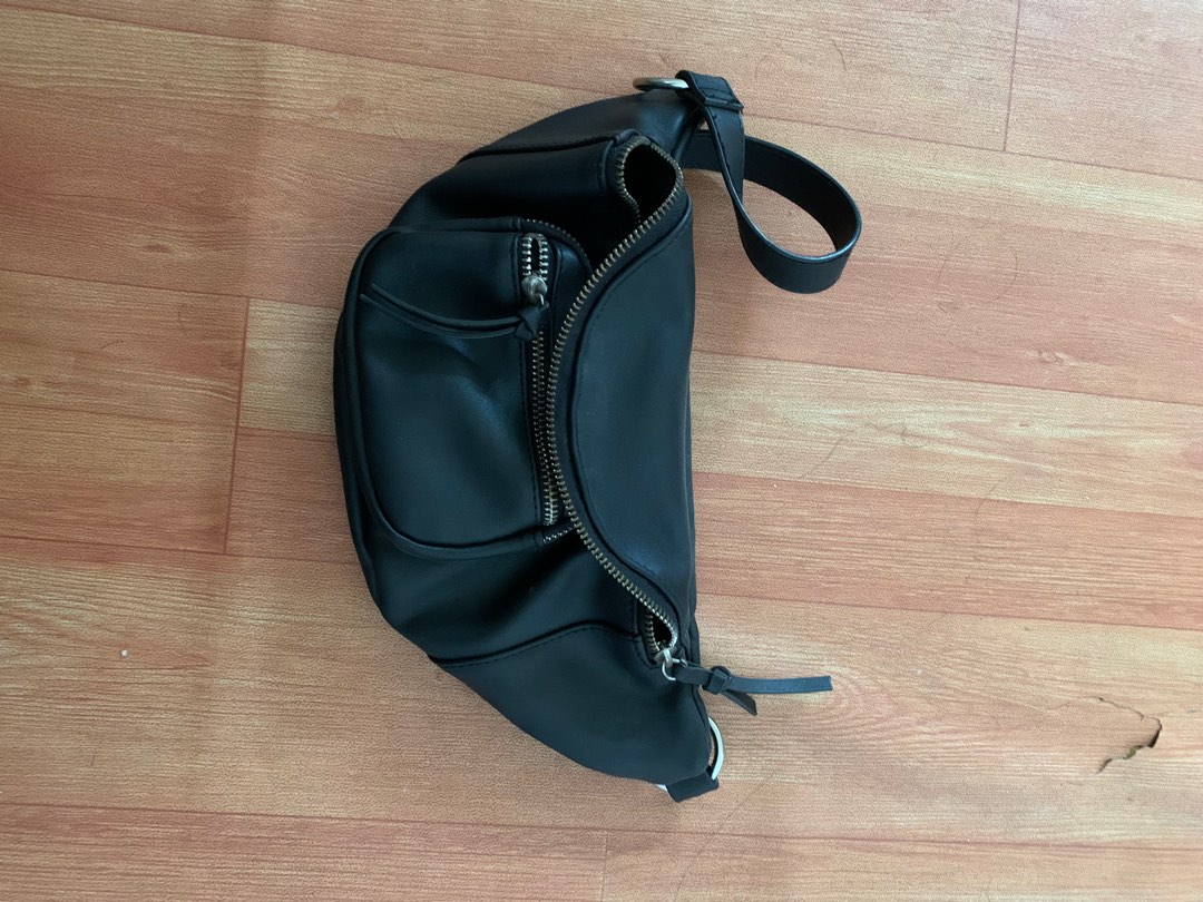 Stradivarius discount bum bag