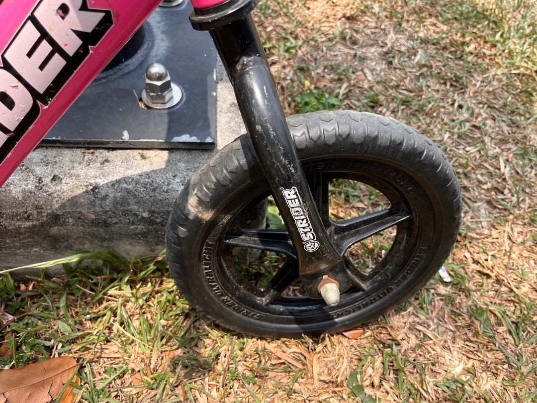 Strider st4 balance bike on sale