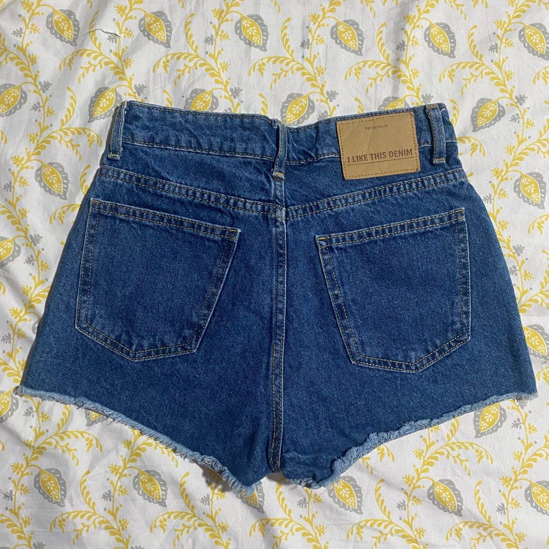 TERRANOVA High Rise Denim Short (Category: Shorts) located in Valenzuela. Submitted by danabananani (Listing ID 1252681901, Image 2). Description: Terranova High Rise Denim Short • Waist: 24 inches • Length: 11 inches.