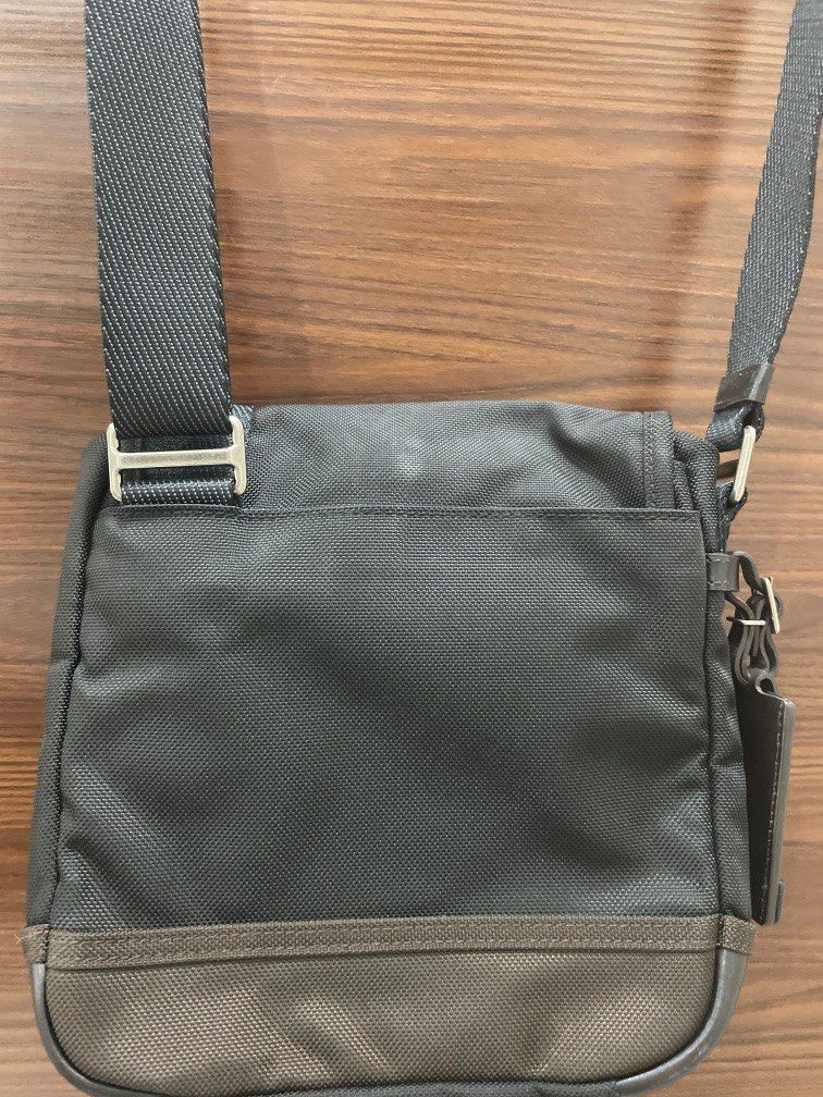Tumi original on Carousell