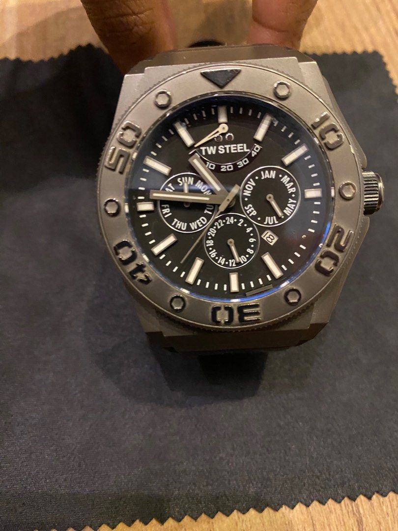 Tw steel ce5000 hotsell