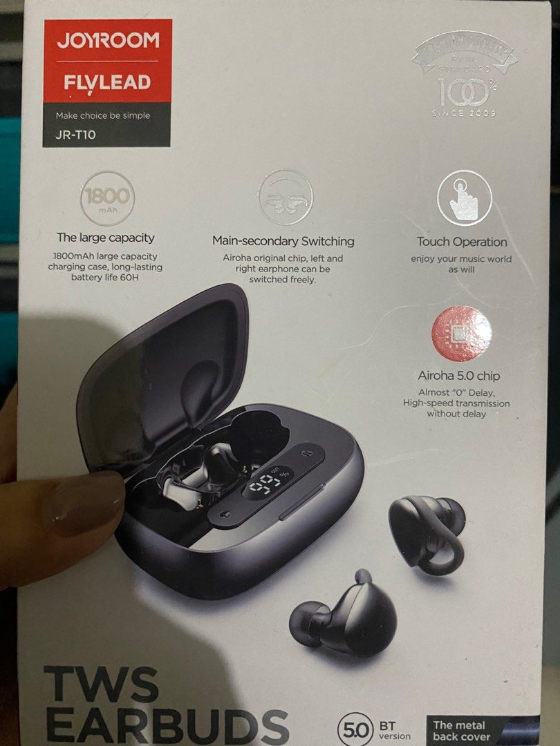 TWS Earbuds (Category: Earphones) located in Pasig City. Submitted by iloveteacoffee (Listing ID 1252723381, Image 1). Description: Only the right earbuds is functioning Mahina na yung kabila No charger but you can use any type C Bought at Digital walker for 2500.