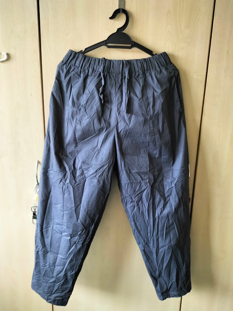 uniqlo(GU) relaxed ankles pants, Men's Fashion, Bottoms, Trousers on ...