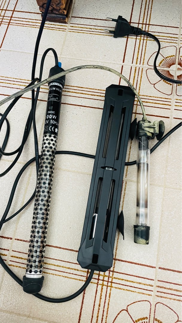 UV LIGHT N HEATER, Pet Supplies, Homes u0026 Other Pet Accessories on Carousell