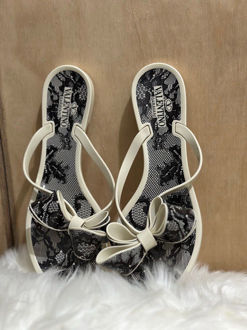 White valentino sales jelly sandals