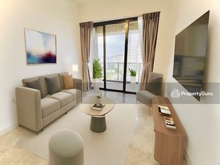 Very high floor with unblocked city view and greenery - Selling Vacant