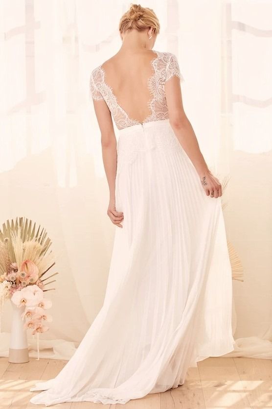 Stunning White Lace Maxi Dress Women s Fashion Dresses Sets Evening dresses gowns on Carousell