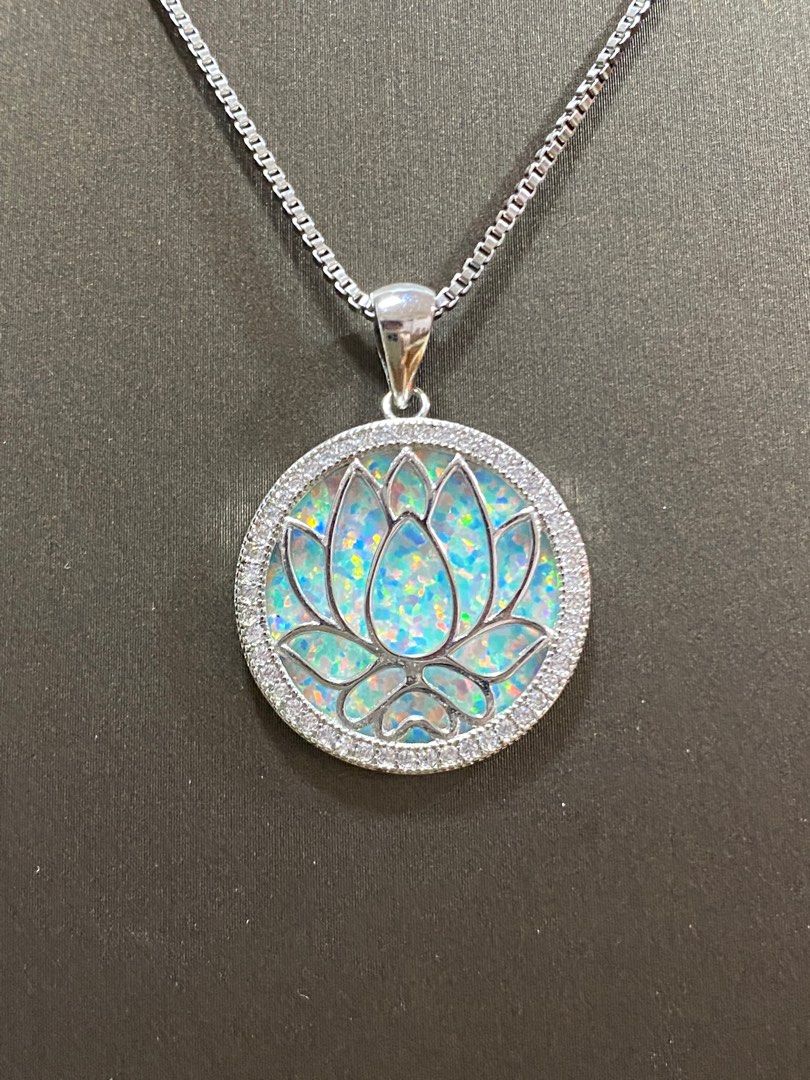 White opal new arrivals necklace