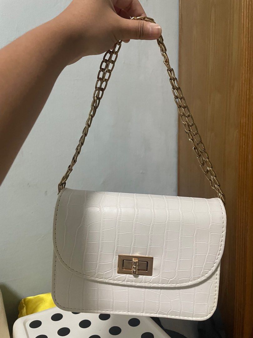 Chain shoulder bag outlet forever 21