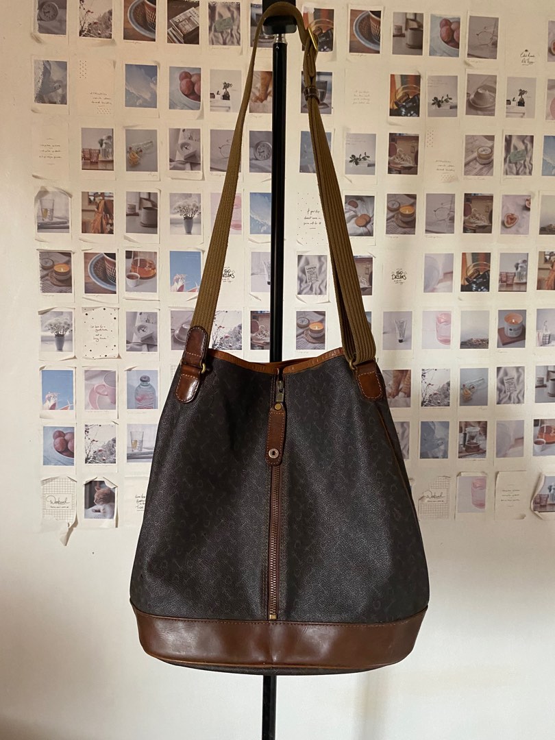 WHY BUCKET BAG, Women's Fashion, Bags & Wallets, Tote Bags on Carousell