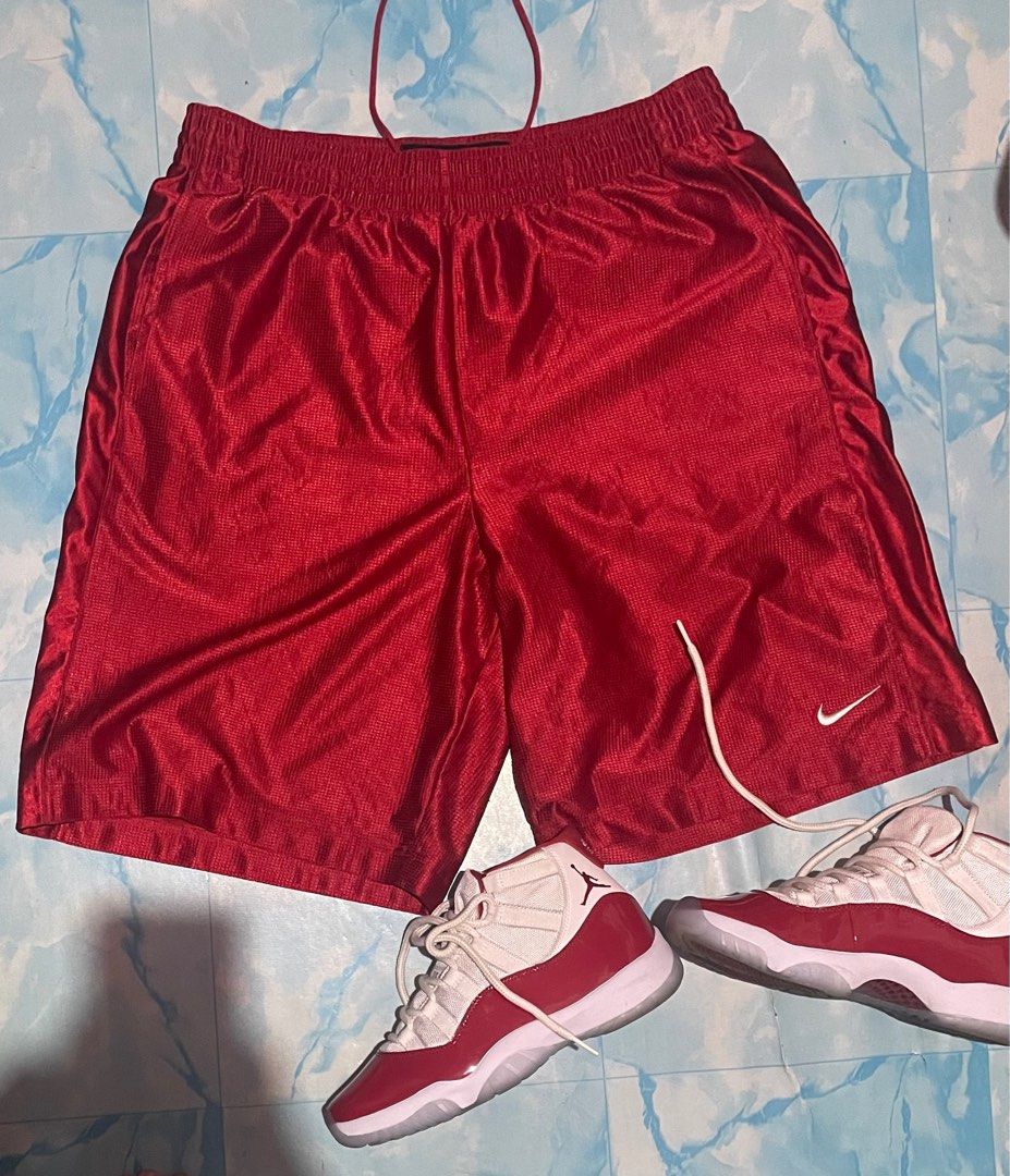 y2k Nike Baller shorts (Cherry Red) (Category: Shorts) located in Quezon City. Submitted by flipacoin (Listing ID 1252716799, Image 3). Description: Y2k Nike Baller shorts (Cherry Red) condition 10/10 Waist - 33- 45 inches lenght - 23 Inches XL on tag Para sa mga naghahanap ng Real Baller Shorts y2k at nababaduyan sa above the knee shorts na naging standard na sa market 😅😅 .