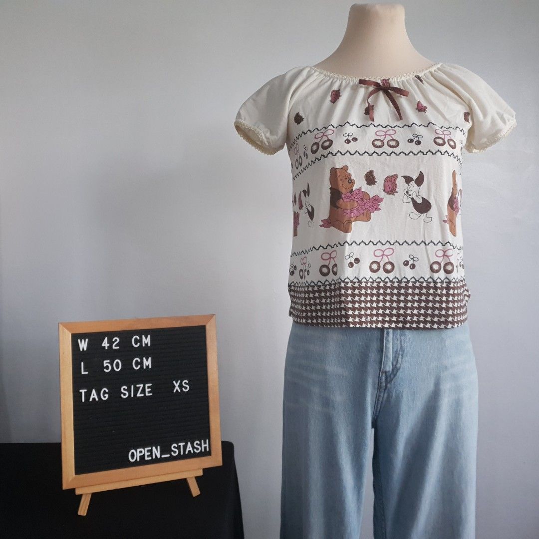 Y2K Puffsleeve Blouse (Category: Blouses) located in San Pedro. Submitted by open_stash (Listing ID 1252625305, Image 2). Description: Y2K Puffsleeve Blouse W 42 cm x L 50 Tagsize N/A fits XS.