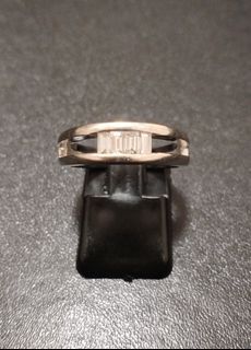 18k Tapered Baguette Diamond Ring