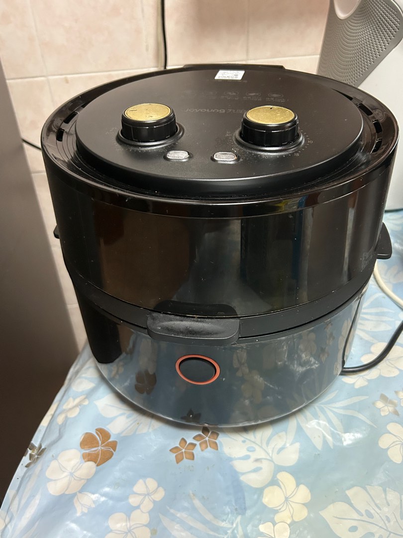40 Occasionally used 5.5L visual air fryer by Joyoung, TV & Home