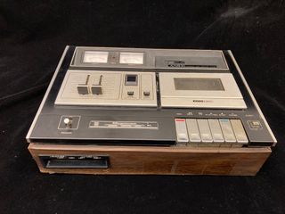 古董卡帶機音響 Magnavox ANRS 沒有電源線 無法測試 當零件機出售 能接受者再購買 因為東西太大只能用郵寄 購買前請私訊