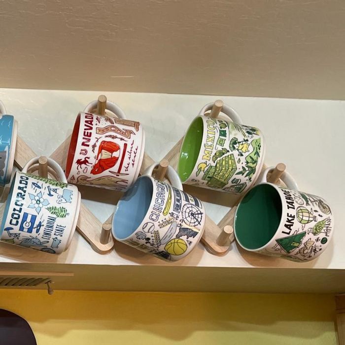 Accordion 16 Hooks Rail Light Wood Cup Holder / Hanger, Furniture