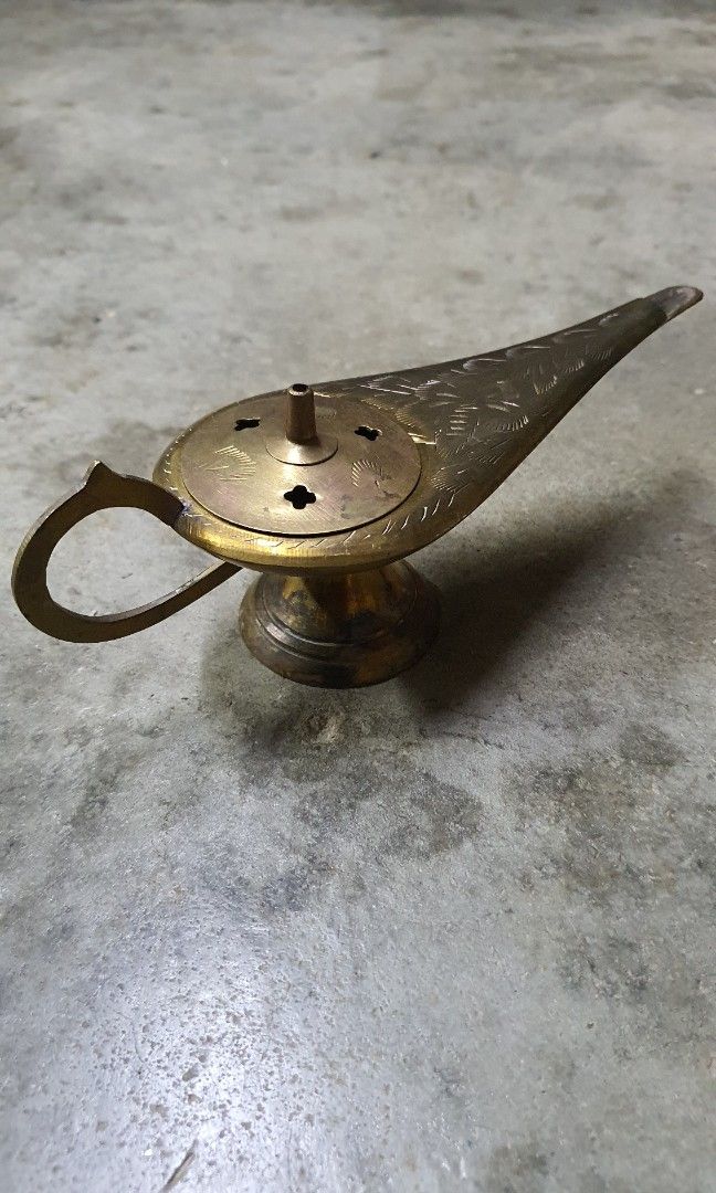 Antique Brass Oil/Genie Lamp, Hobbies & Toys, Collectibles