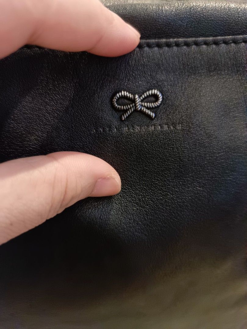Anya Hindmarch Tote Bag (Category: Luxury Bags & Wallets) located in Antipolo. Submitted by prelovedbyfhaye (Listing ID 1257652859, Image 3). Description: Anya Hindmarch Tote Bag Large In excellent condition Minimal signs of used Super ganda ng leather.