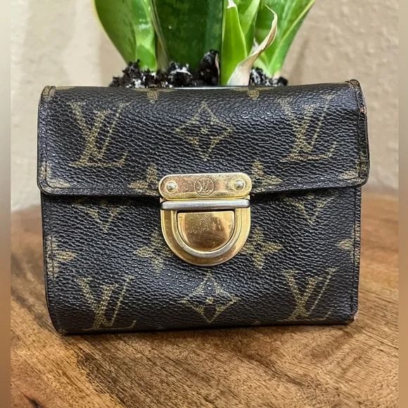 LV trifold long wallet, Luxury, Bags & Wallets on Carousell