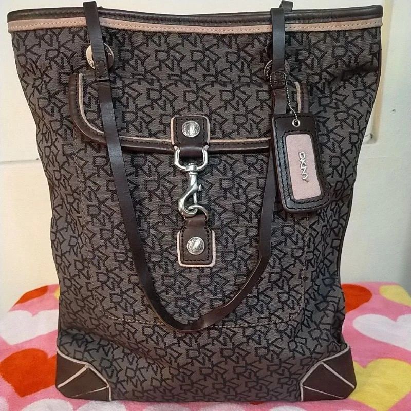 DKNY TOTE BAG, Luxury, Bags & Wallets on Carousell