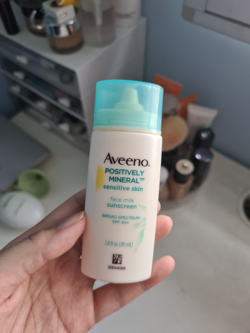 Aveeno positively hotsell mineral sunscreen