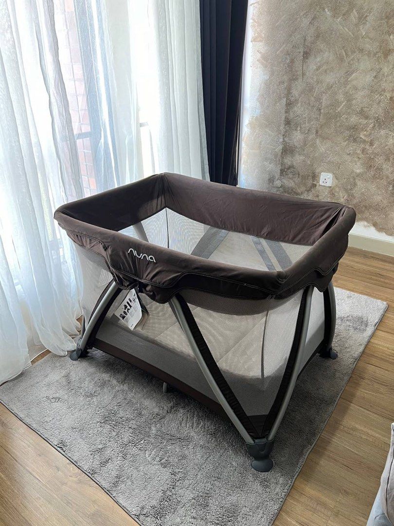 Baby top cot nuna