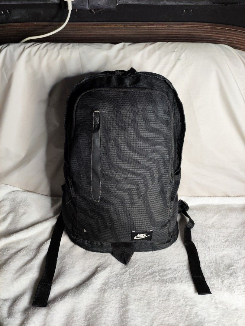 Nike soleday camo backpack top