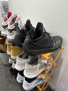 Basketball shoes