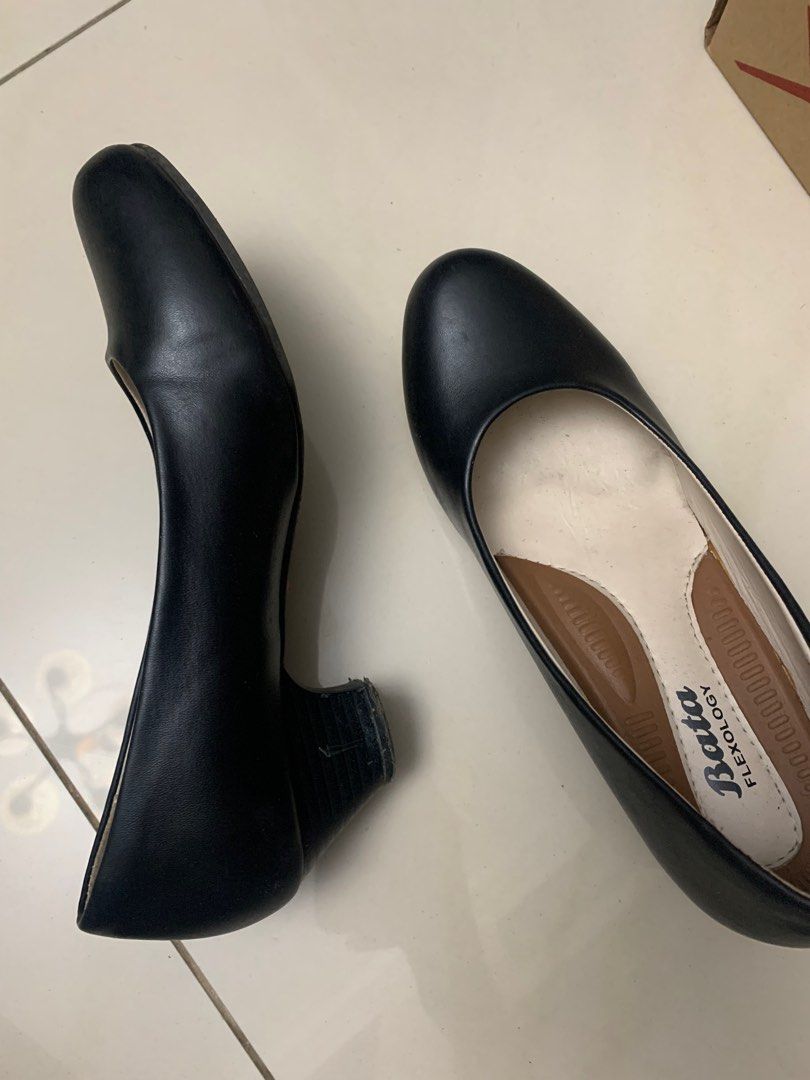 Court deals shoes bata