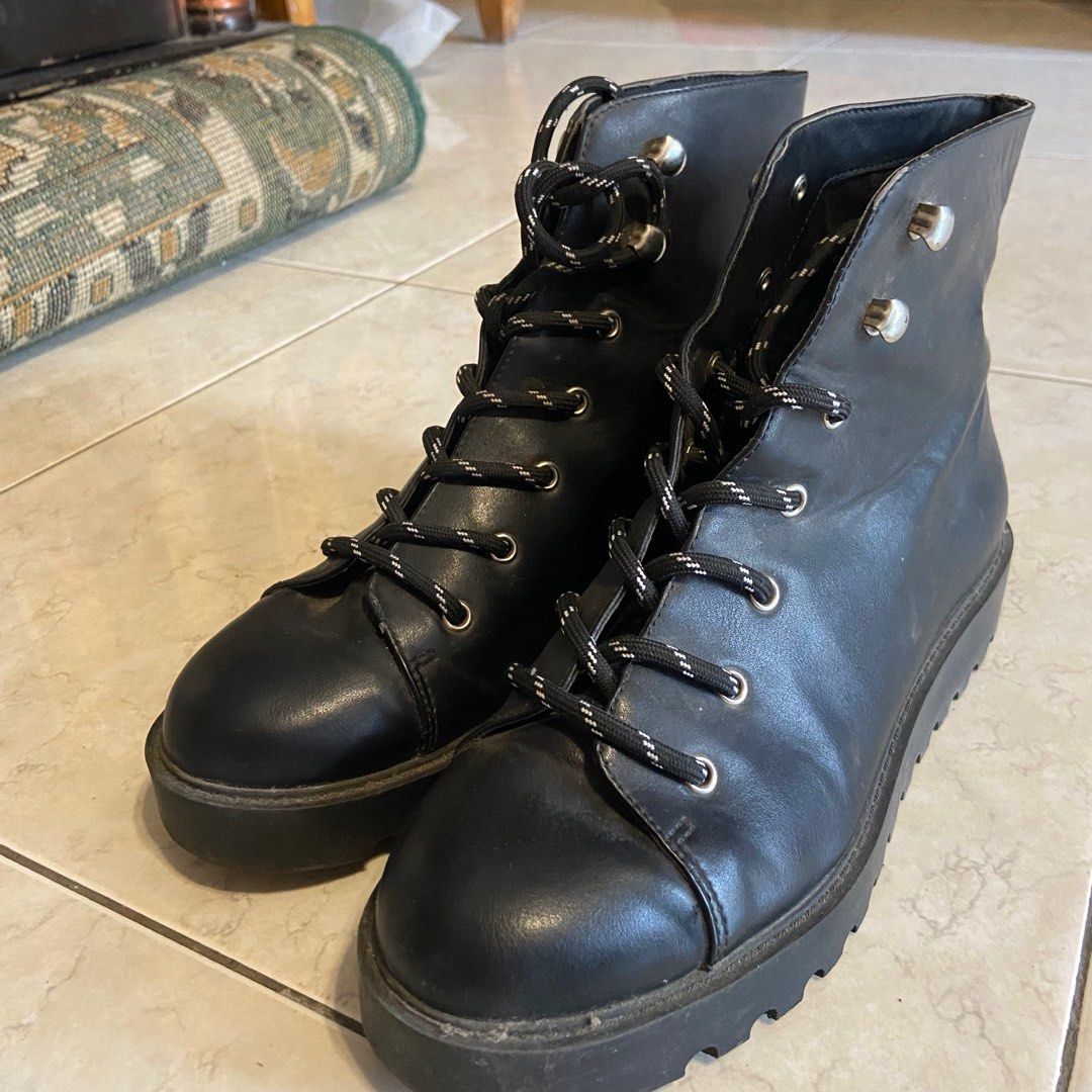 Black Boots H M