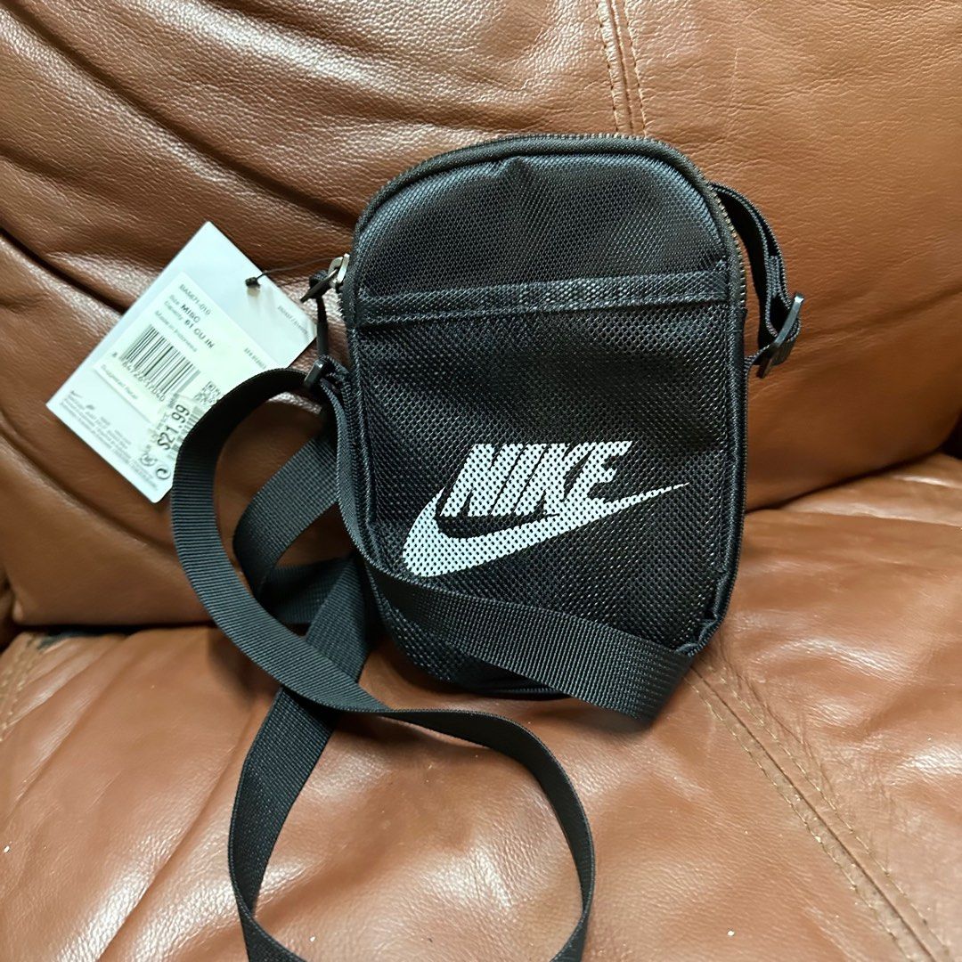 Nike Sling bag, Men's Fashion, Bags, Sling Bags on Carousell