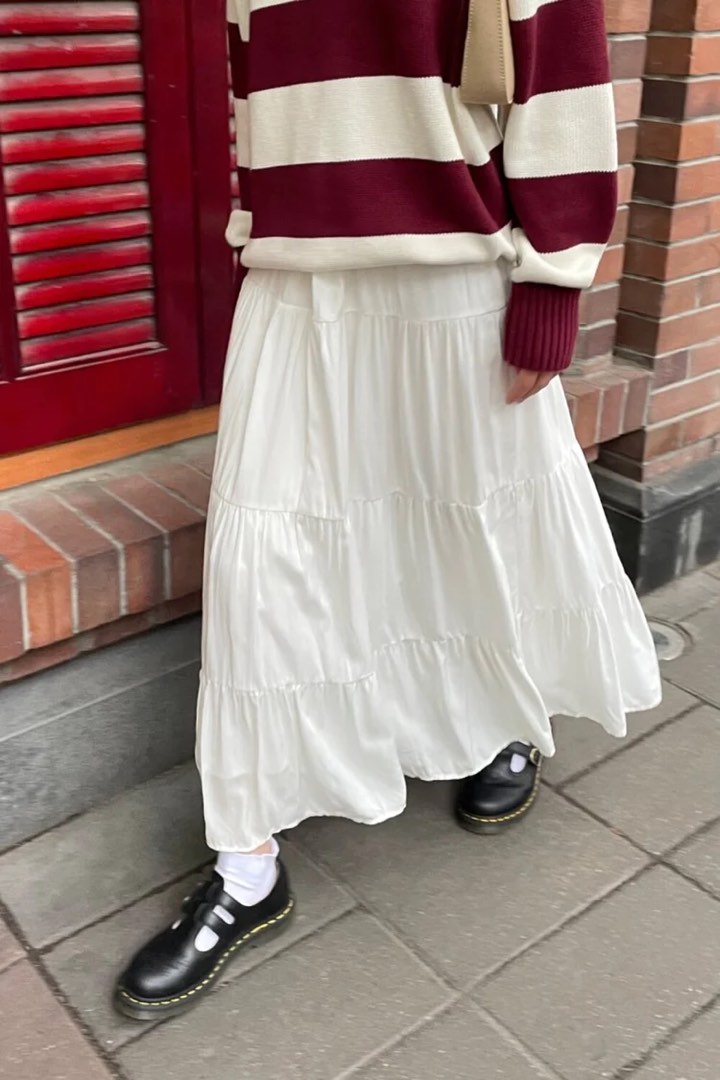 brandy melville lizzy skirt white pleated long maxi midi authentic john