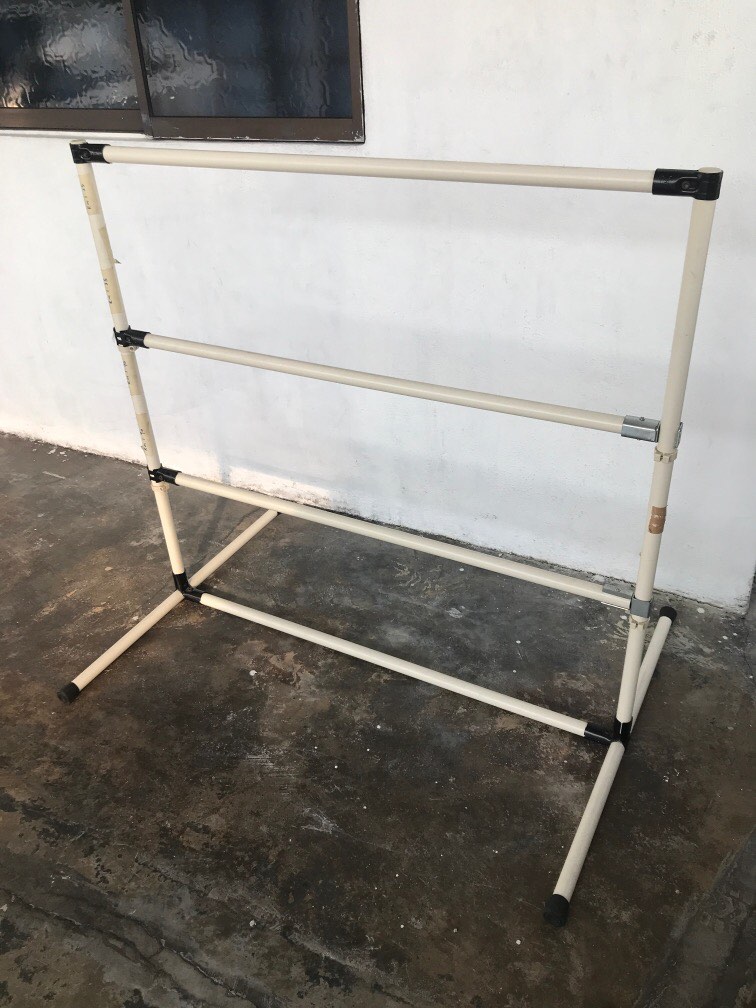 Bubble wrap roll holder, Hobbies & Toys, Stationery & Craft, Craft