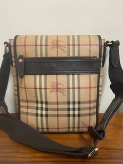 Burberry 斜背包
