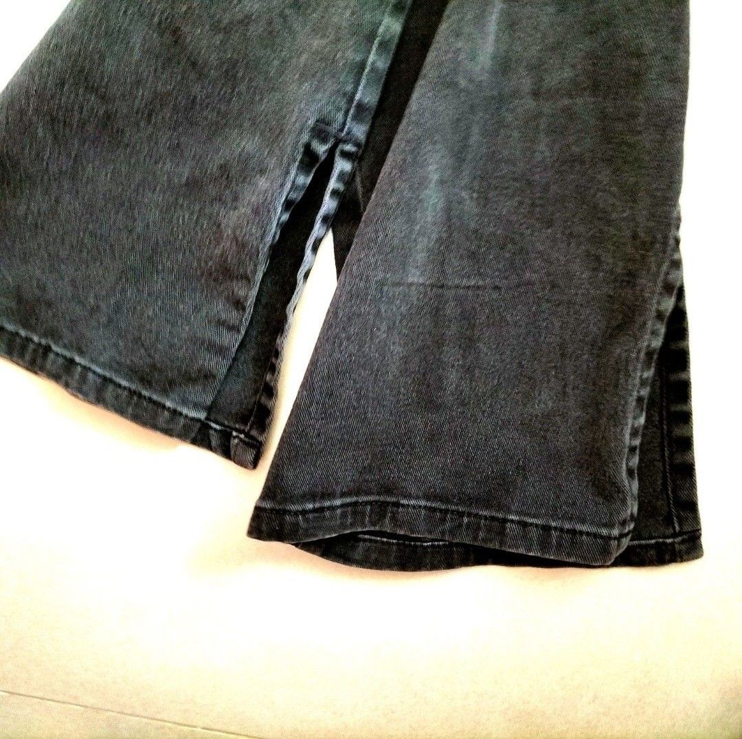 . (Category: Jeans & Leggings) located in Singapore. Submitted by tkftc (Listing ID 1257533530, Image 4). Description: worn few times and hand washed.