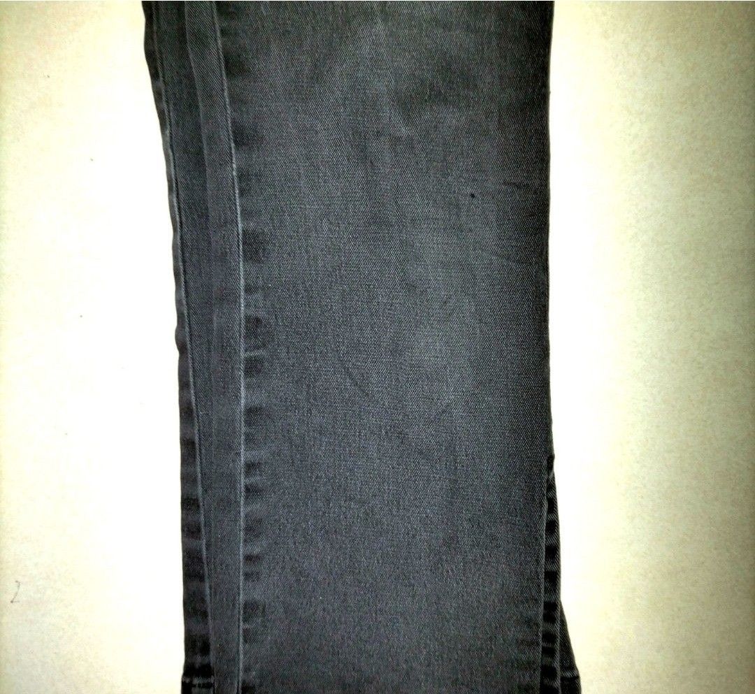 . (Category: Jeans & Leggings) located in Singapore. Submitted by tkftc (Listing ID 1257533530, Image 3). Description: worn few times and hand washed.